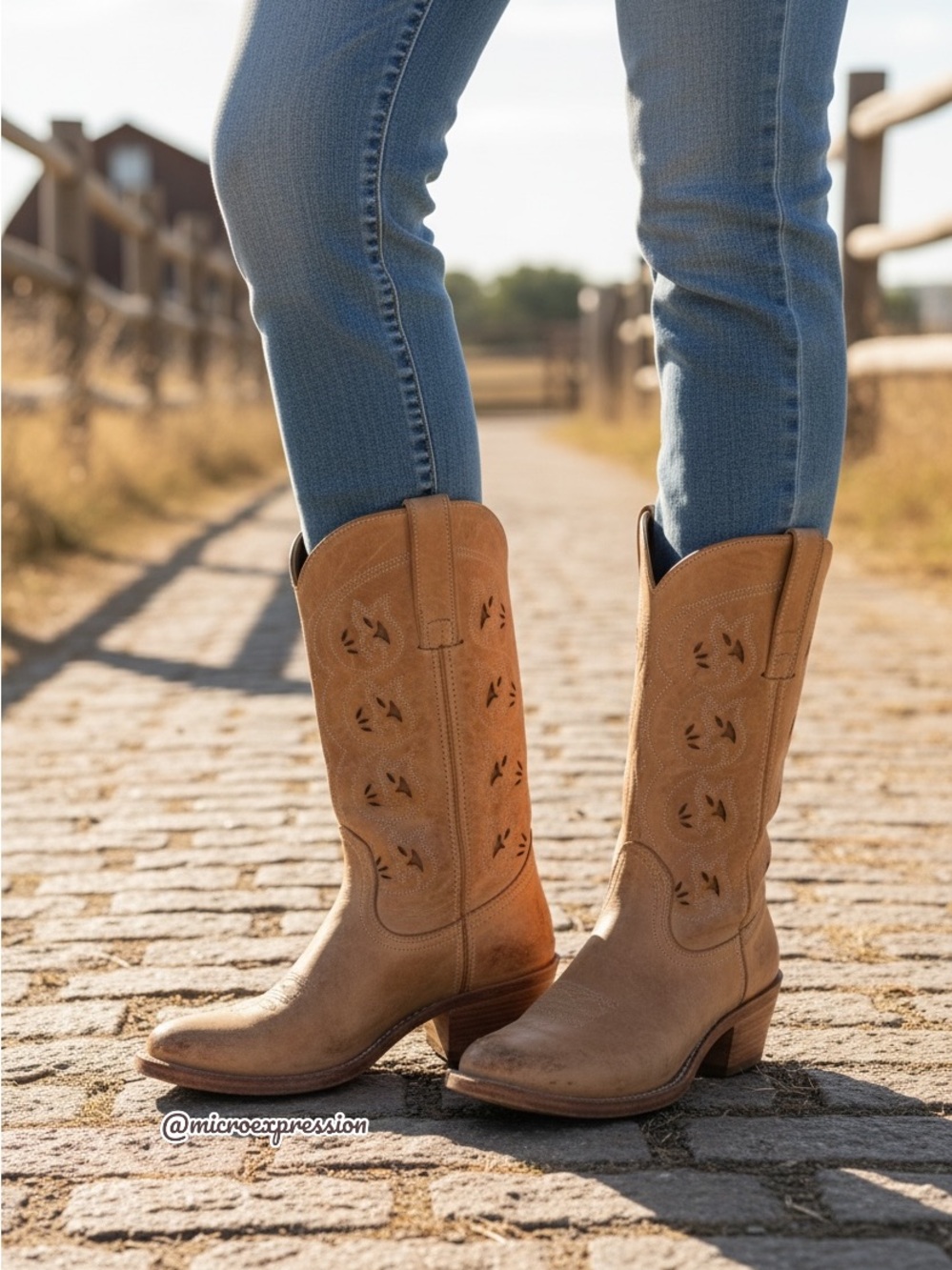VINTAGE 1980 Frye Austin Tan Cottagecore Leather Floral Embroidered Cowboy Boot - Picture 4 of 13